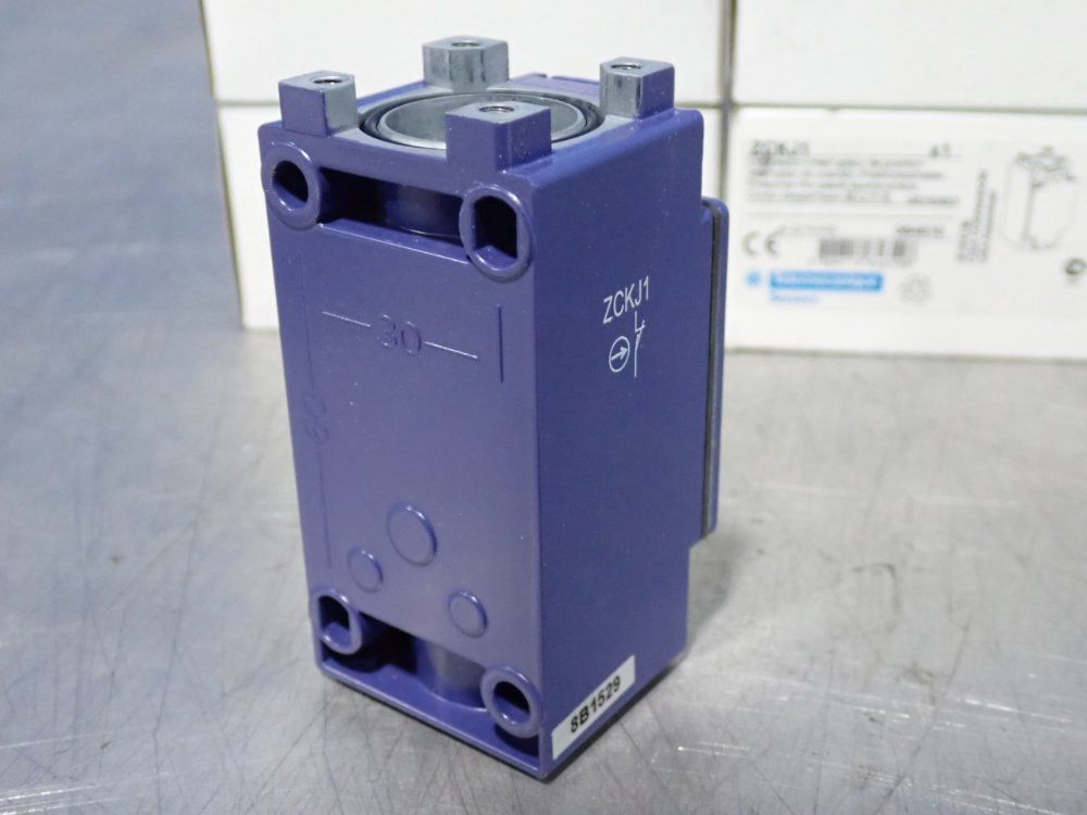 Telemecanique Limit Switches - Xckj1