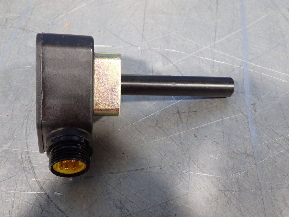 Namco Controls 3000 Psi Misc. Cylindicator Proximity Sensors - Ee210-38760 / Ee210-37880