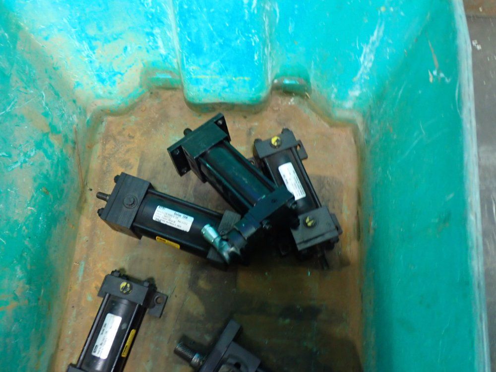 Pneumatic Cylinder Lot