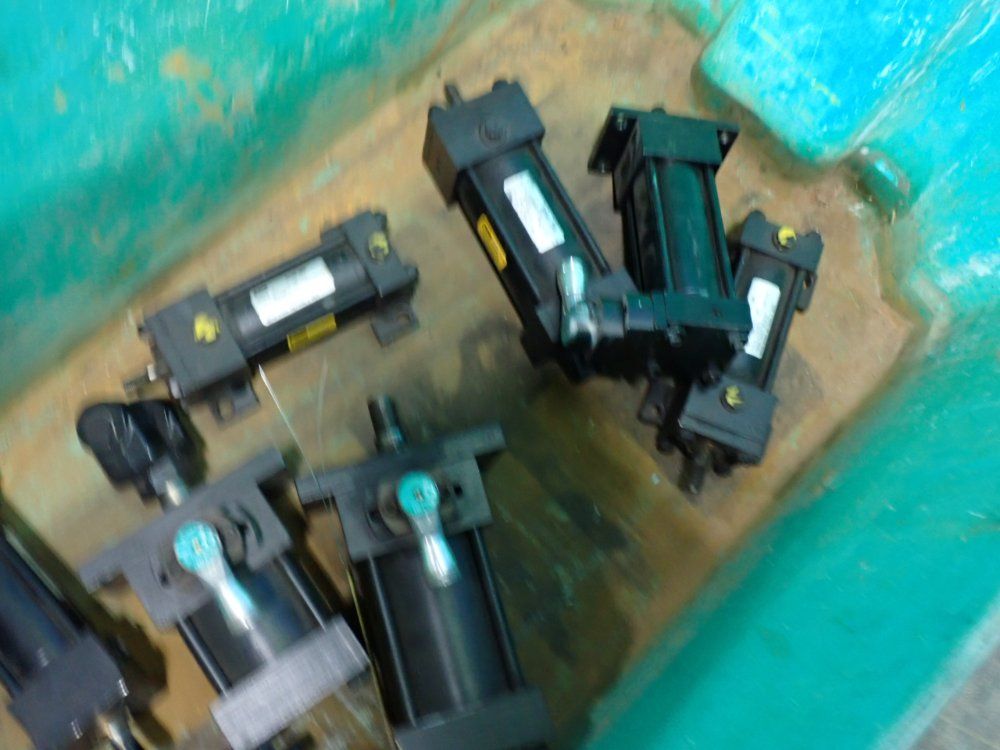 Pneumatic Cylinder Lot
