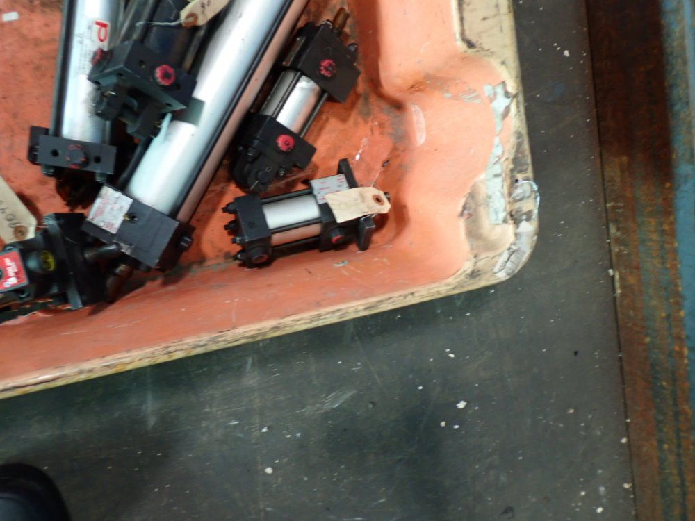 Pneumatic Cylinder Assortment Lot