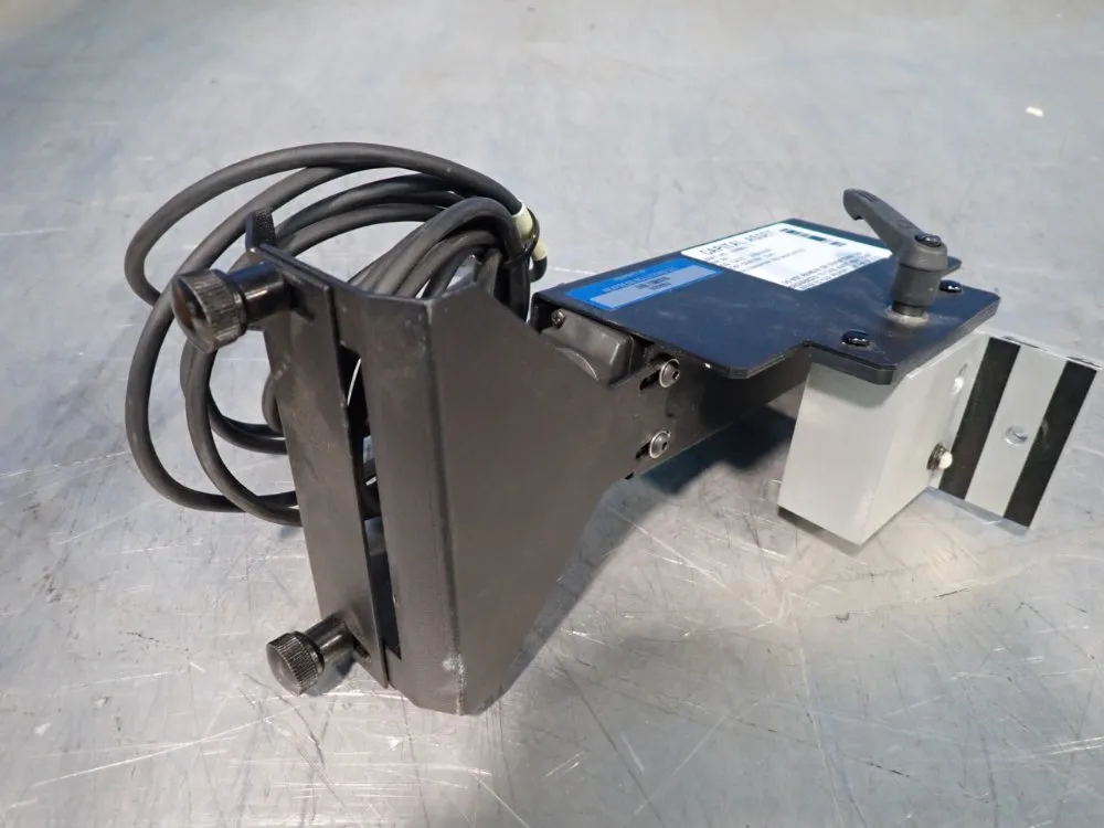 Instron Extensometer - 4200