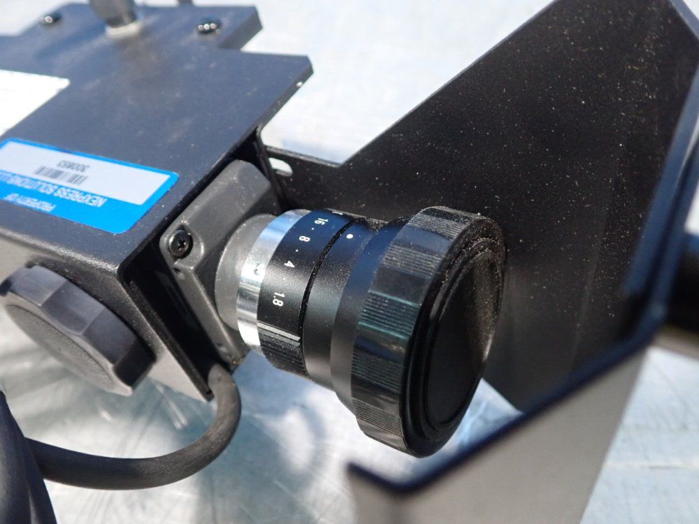 Instron Extensometer - 4200