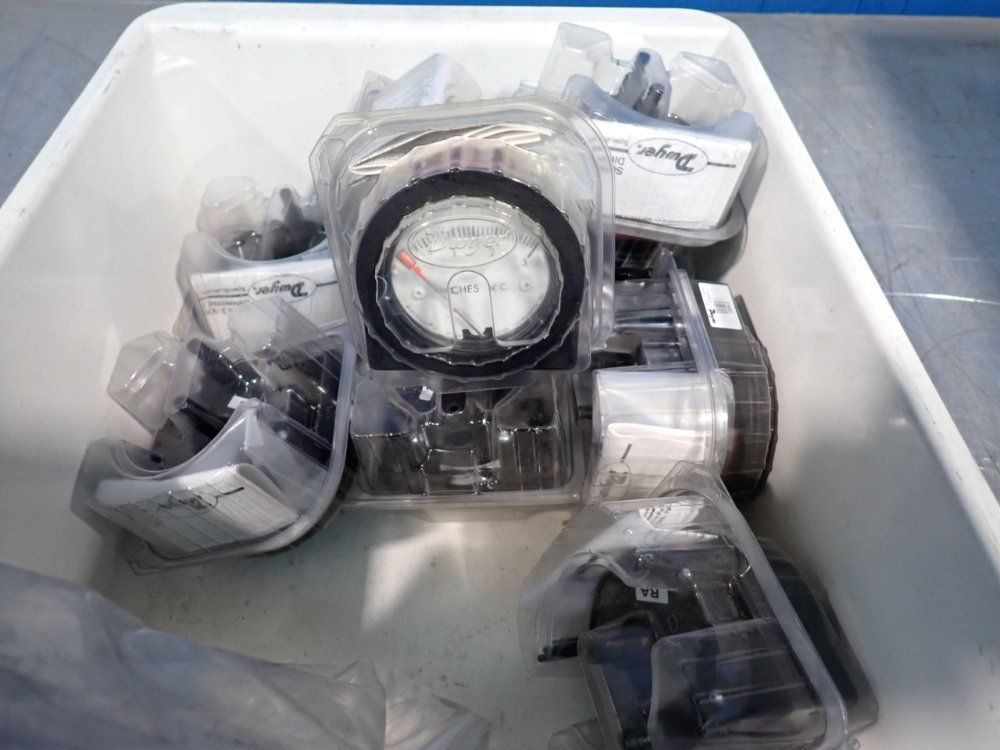 Dwyer Magnehelics