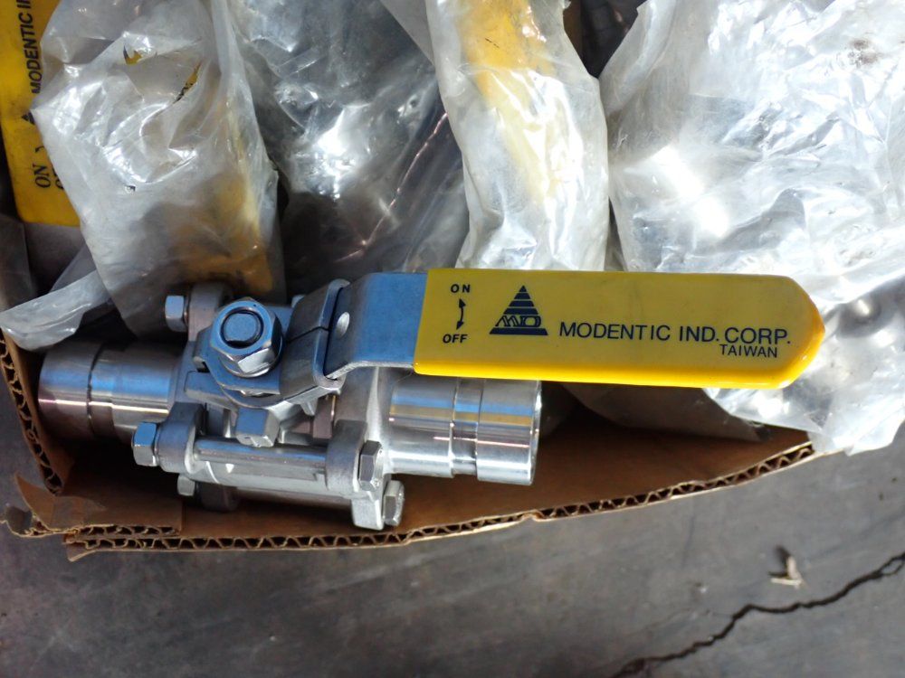 Modentic Ind. Corp. 1000 Wog Sanitary Ball Valves - Cf8m