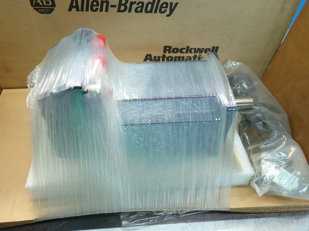 Allen Bradley Mp-series Kinetix Servo Motor - Mpl-b320p-hk24aa