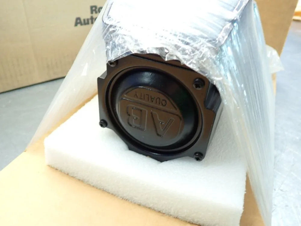 Allen Bradley Mp-series Kinetix Servo Motor - Mpl-b320p-hk24aa