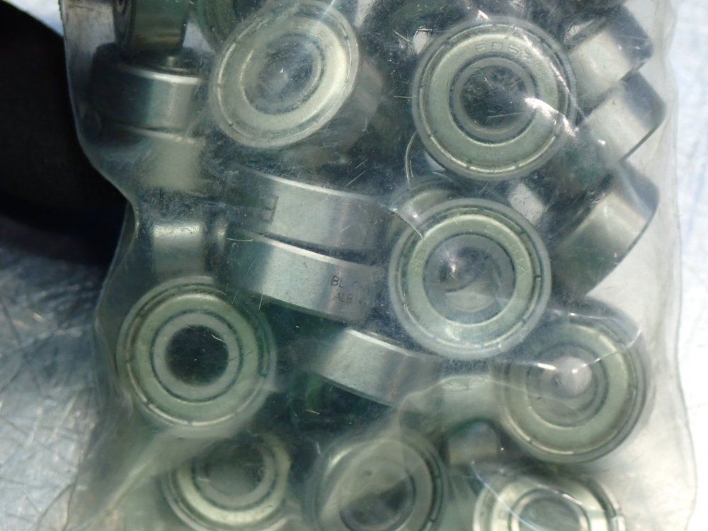 Unknown Roller Bearings, 44pcs - Alb14