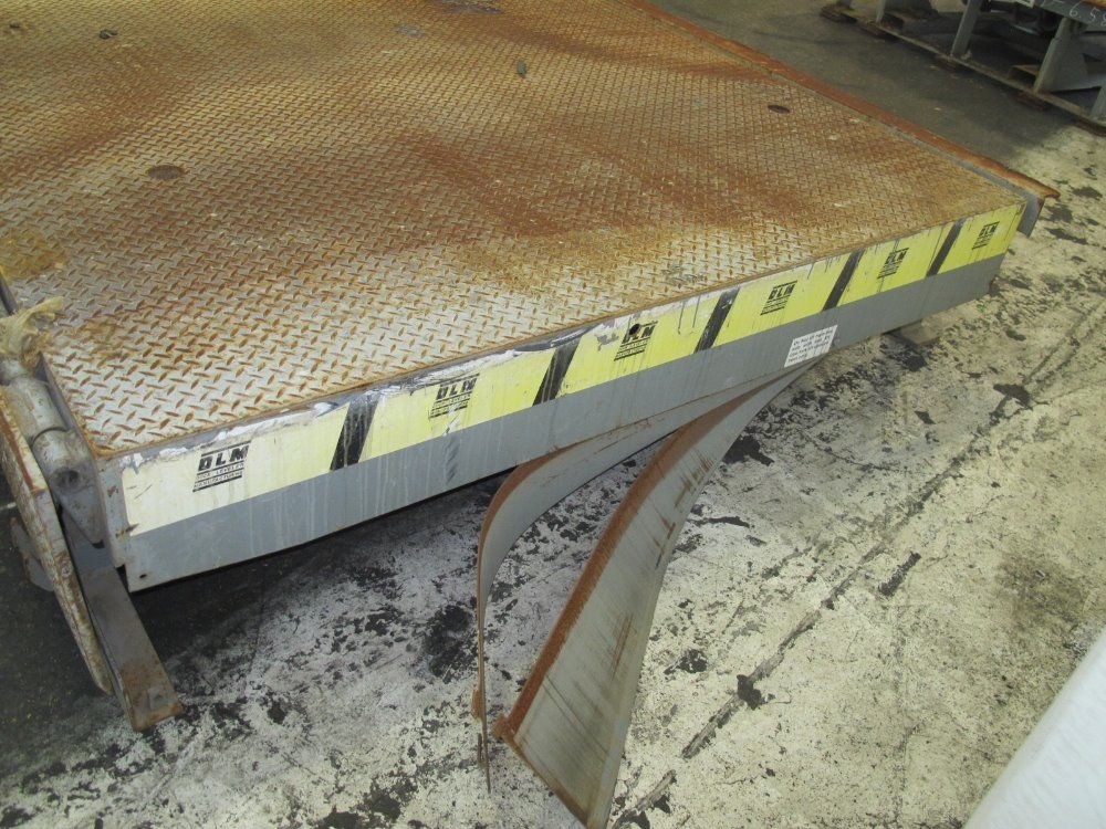 Dlm 82'' X 78'' Dock Leveler