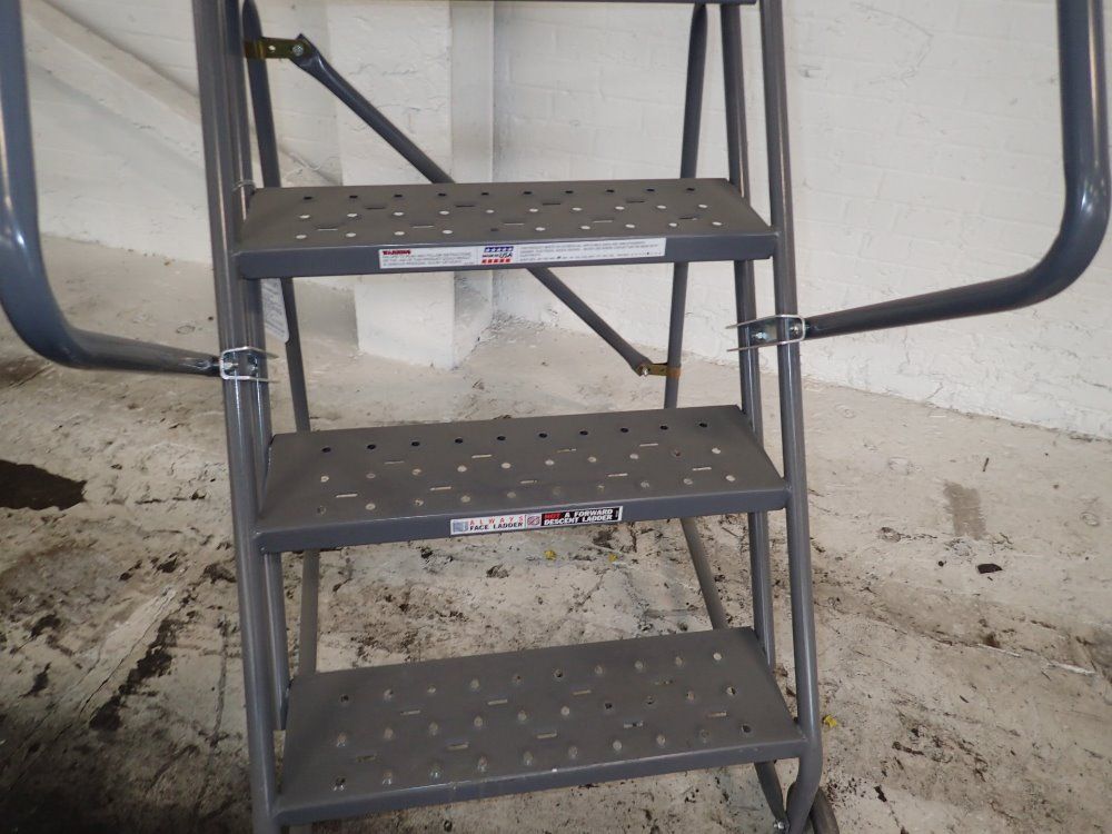 Tri Arc 4 Steps Portable Stairs
