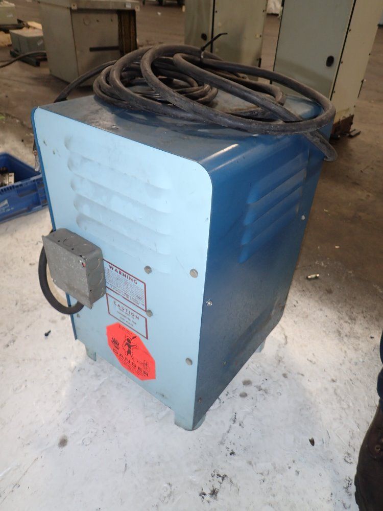 Pluskota Electric Battery Charger