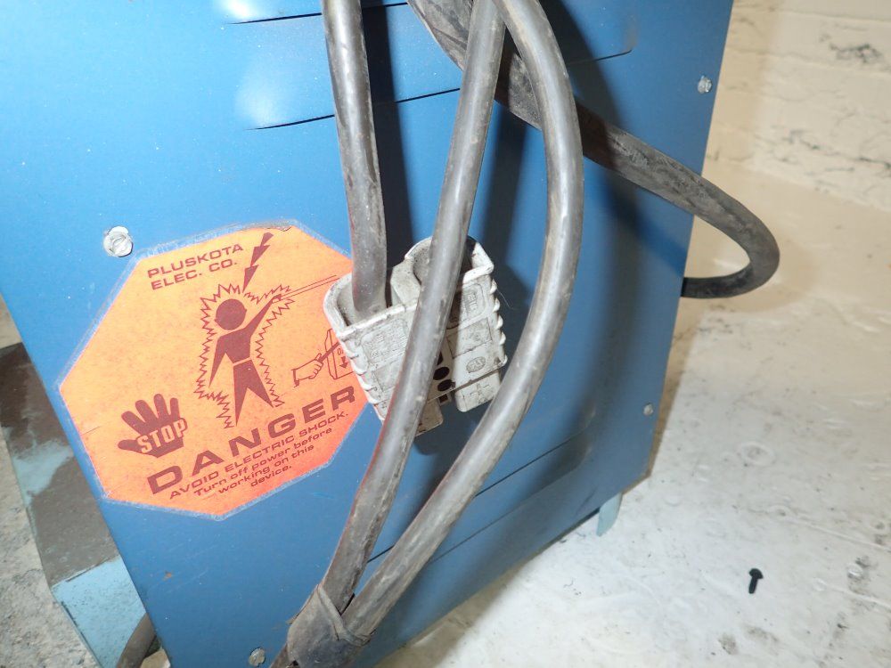 Pluskota Electric Battery Charger