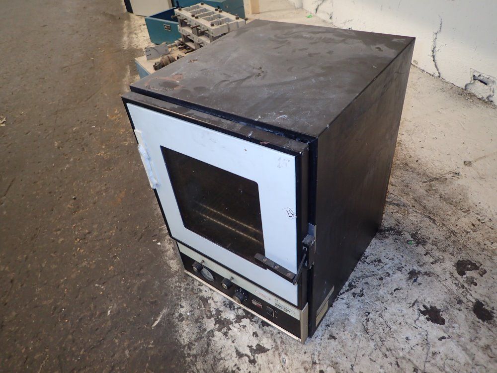 Curtin Matheson Vacuum Oven