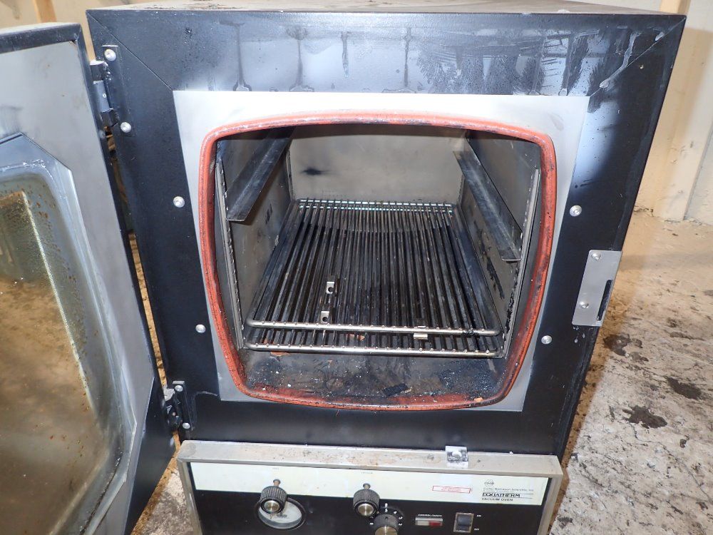 Curtin Matheson Vacuum Oven