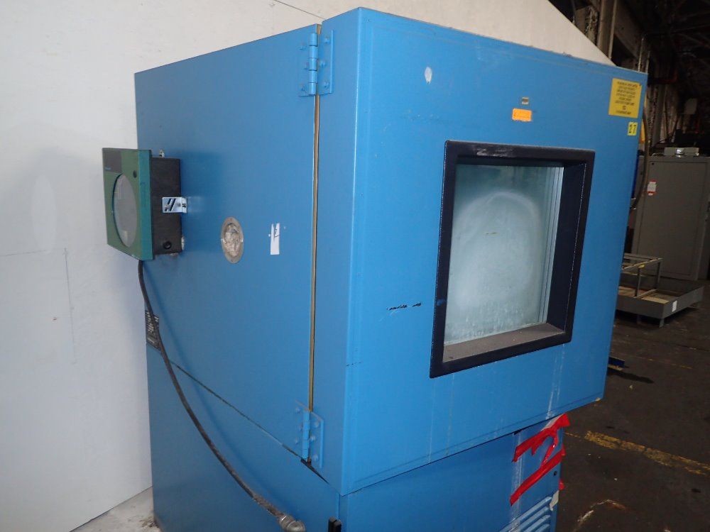 Thermotron Envronmental Chamber