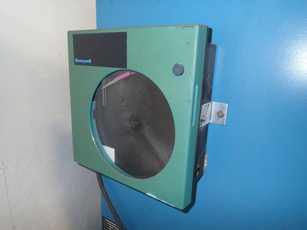 Thermotron Envronmental Chamber