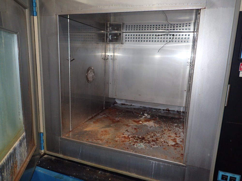 Thermotron Envronmental Chamber
