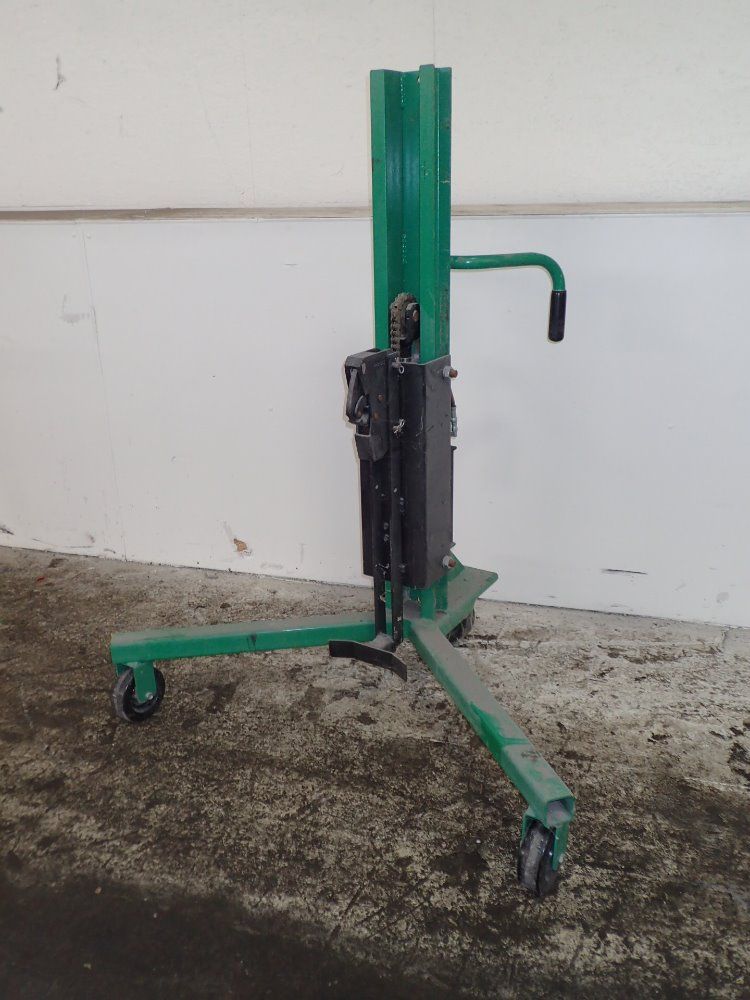 Valleycraft Portable Hydraulic Lift