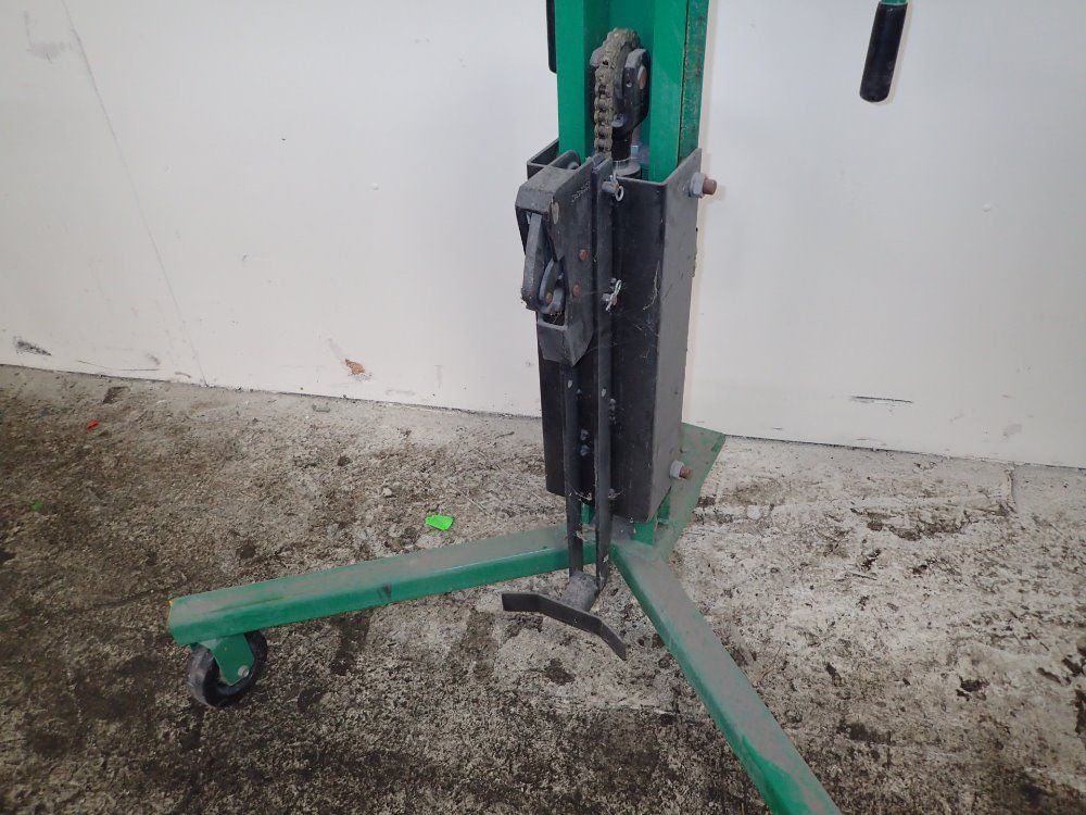 Valleycraft Portable Hydraulic Lift