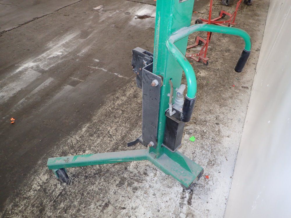 Valleycraft Portable Hydraulic Lift