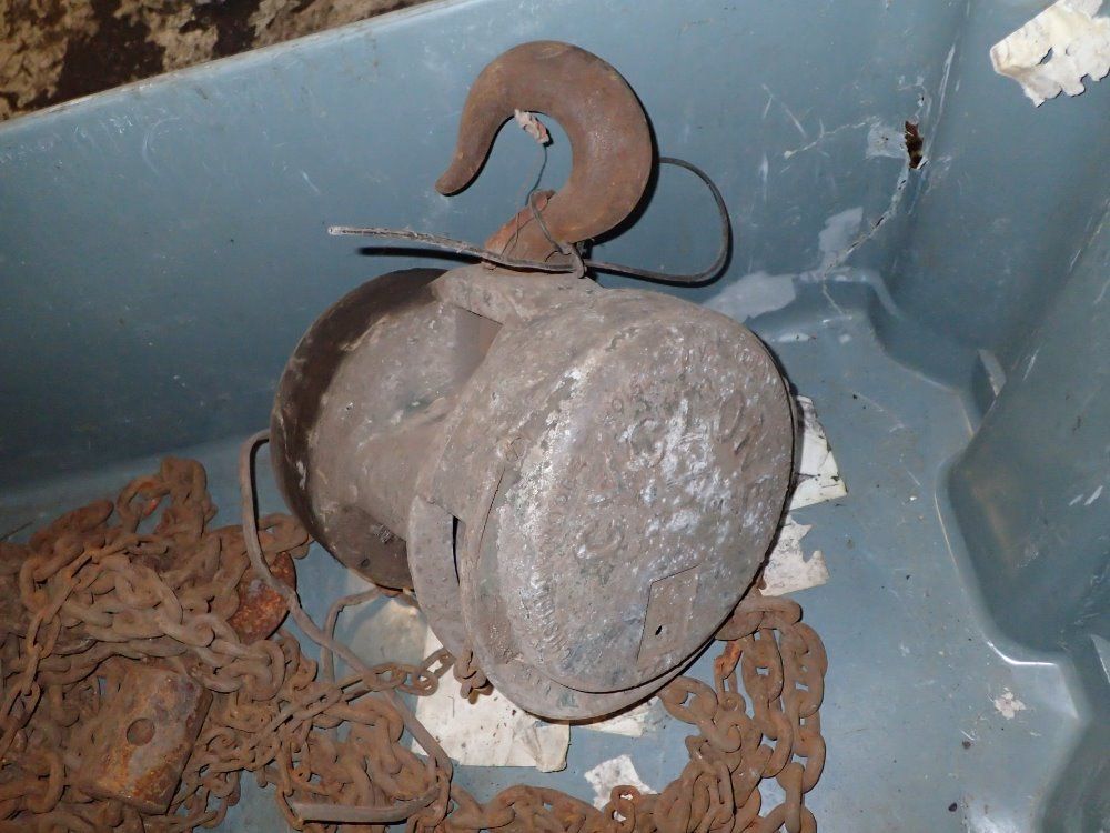 Cm/cyclone Chain Hoist