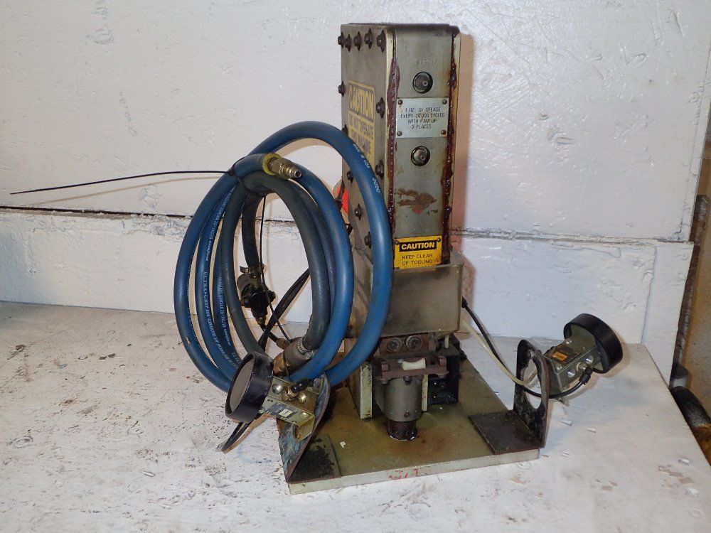 Btm Corp. Pneumatic Punch Press