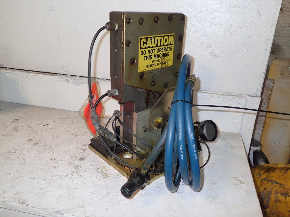 Btm Corp. Pneumatic Punch Press