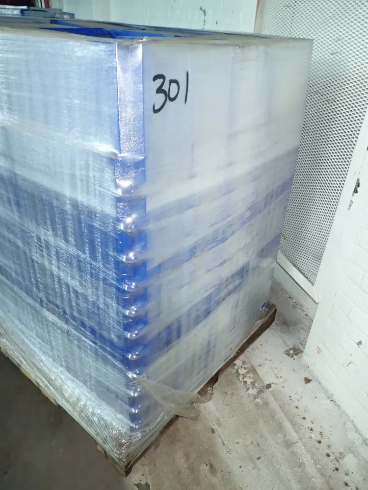 Trelleborg Rubber 11 1/2 X 15 1/2 X 11 - 11 1/2 X 15 1/2 X 5 1/2 Plastic Bins W/ Lids