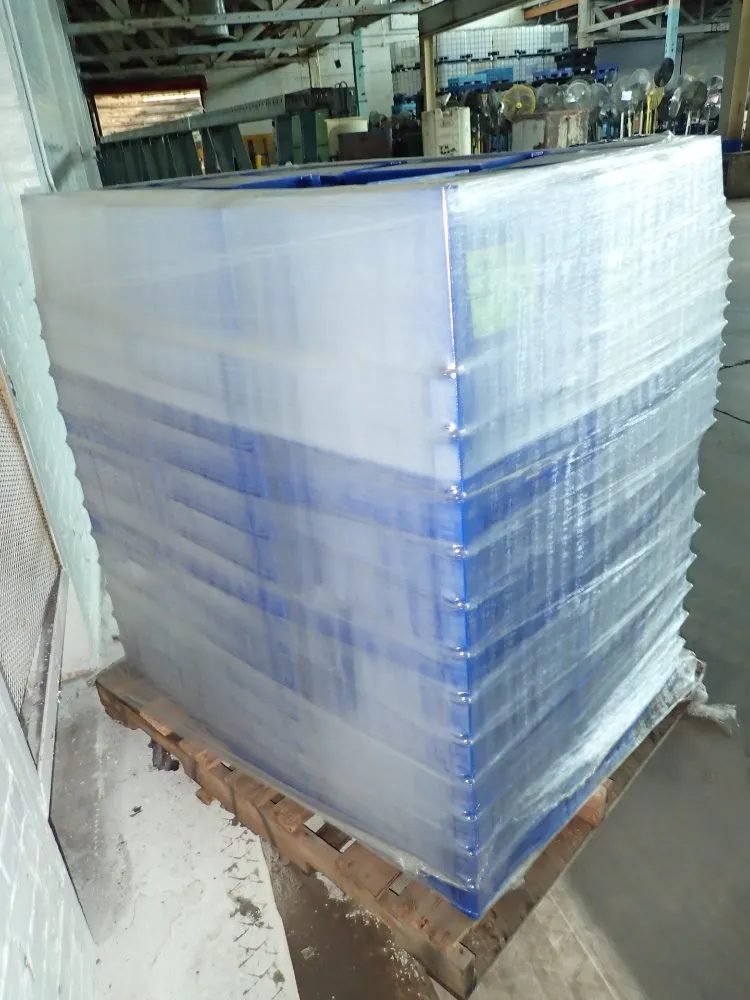 Trelleborg Rubber 11 1/2 X 15 1/2 X 11 - 11 1/2 X 15 1/2 X 5 1/2 Plastic Bins W/ Lids