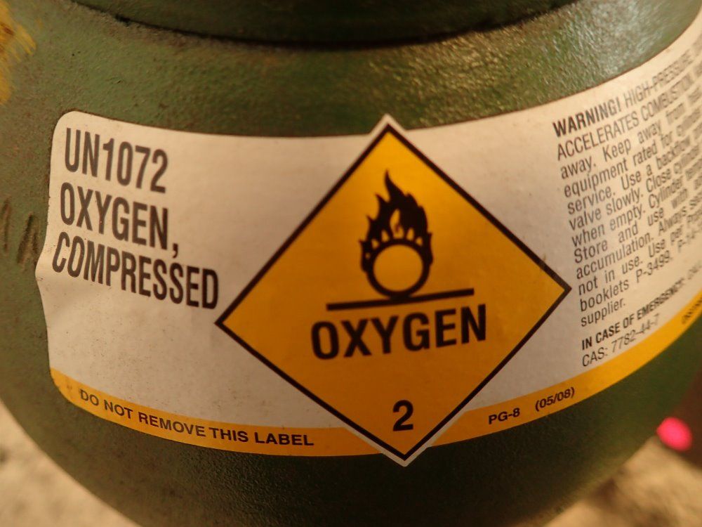 Praxair Oxygen Tank