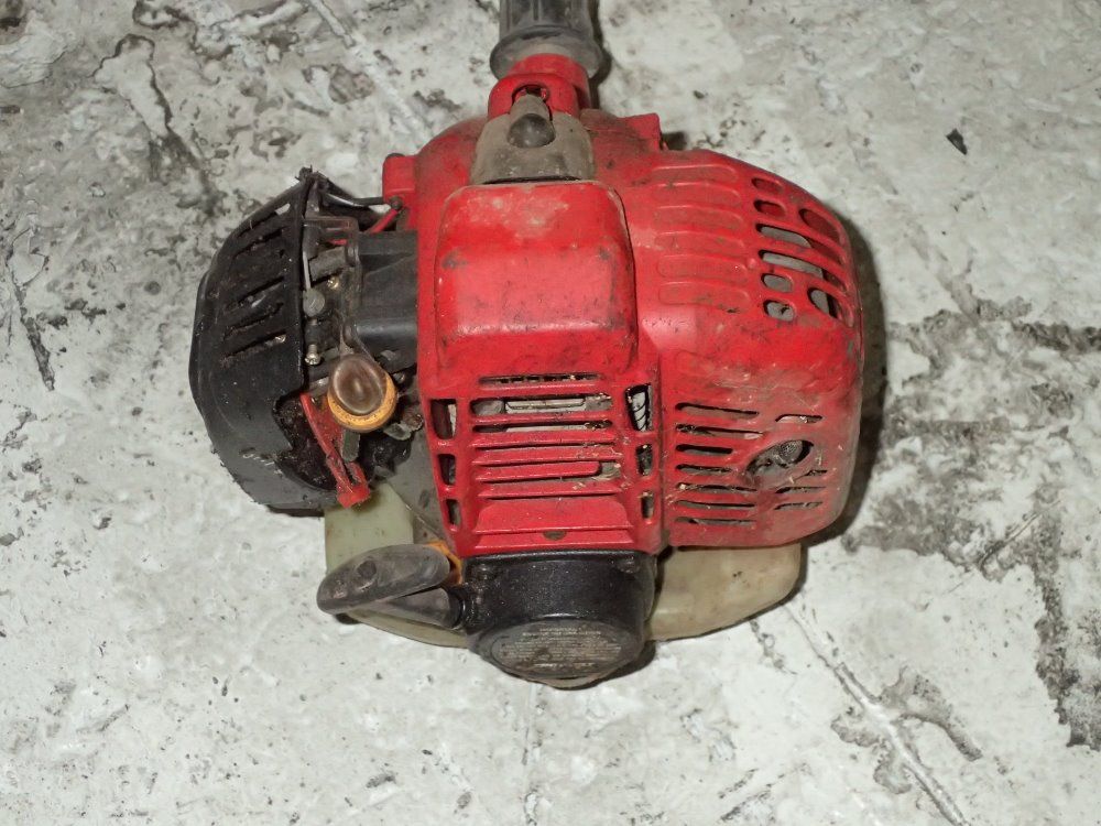 Troy-bilt Gas Powered Lawn Trimmer