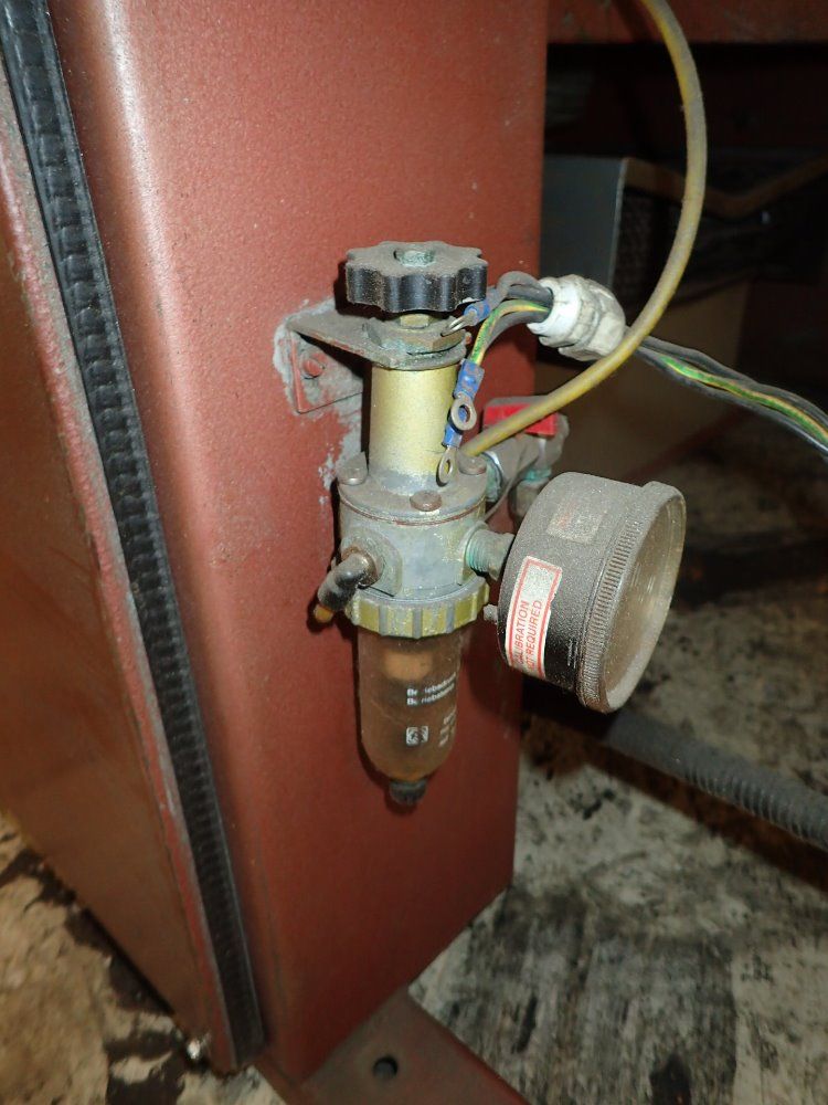 Linden Belt Sander W/ Feeder Conveyor