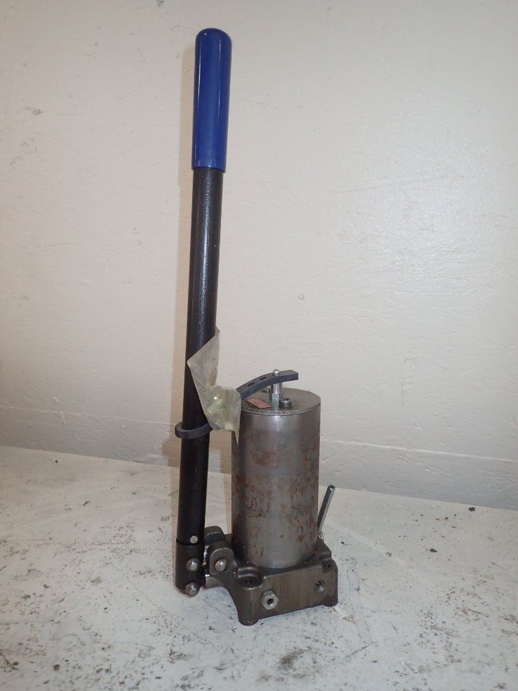 Brand Hydraulics Valve / Lever