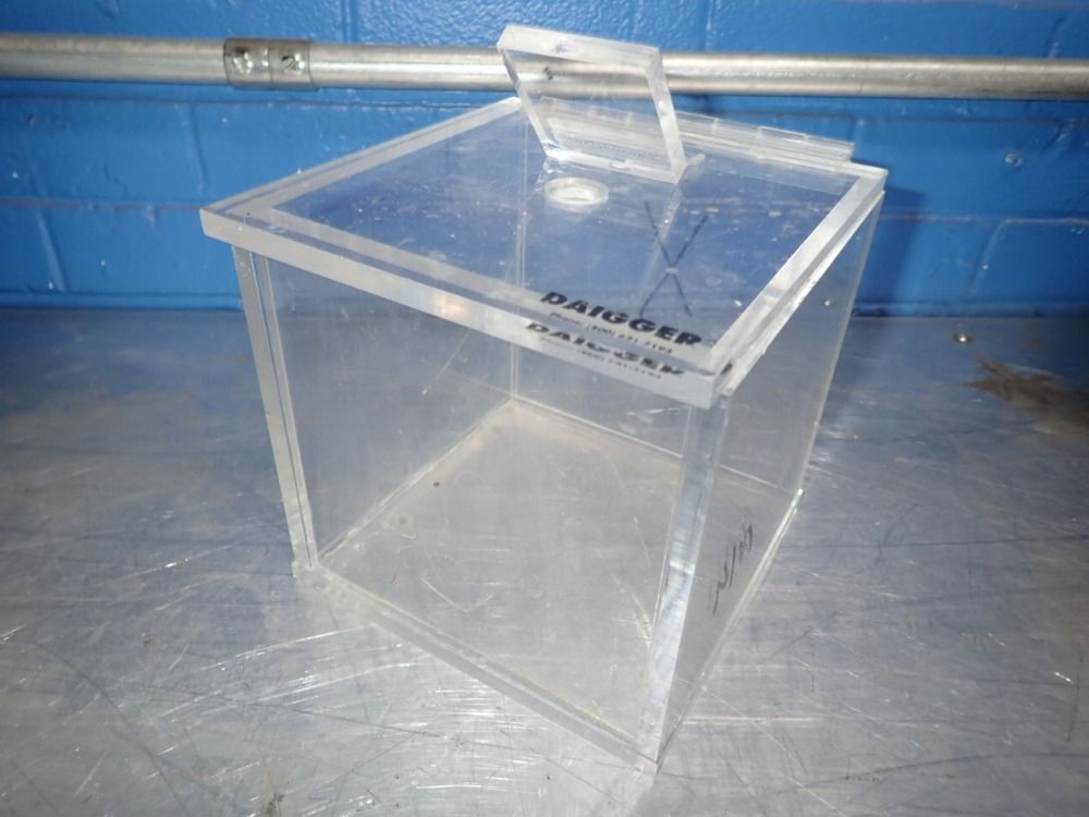 Daigger Plastic Enclosure