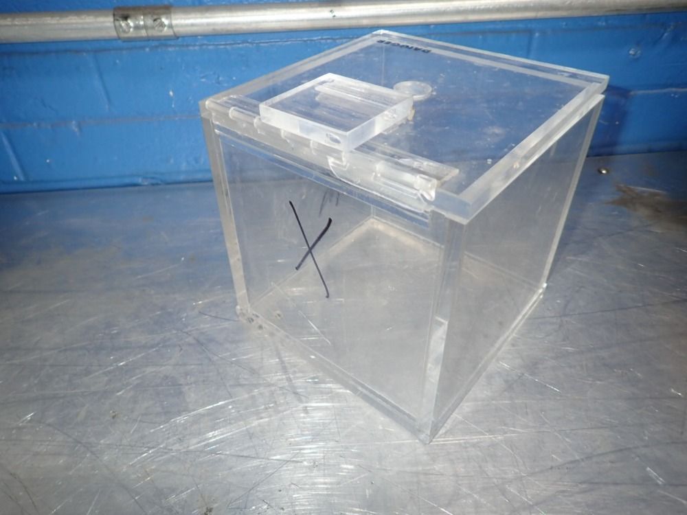 Daigger Plastic Enclosure