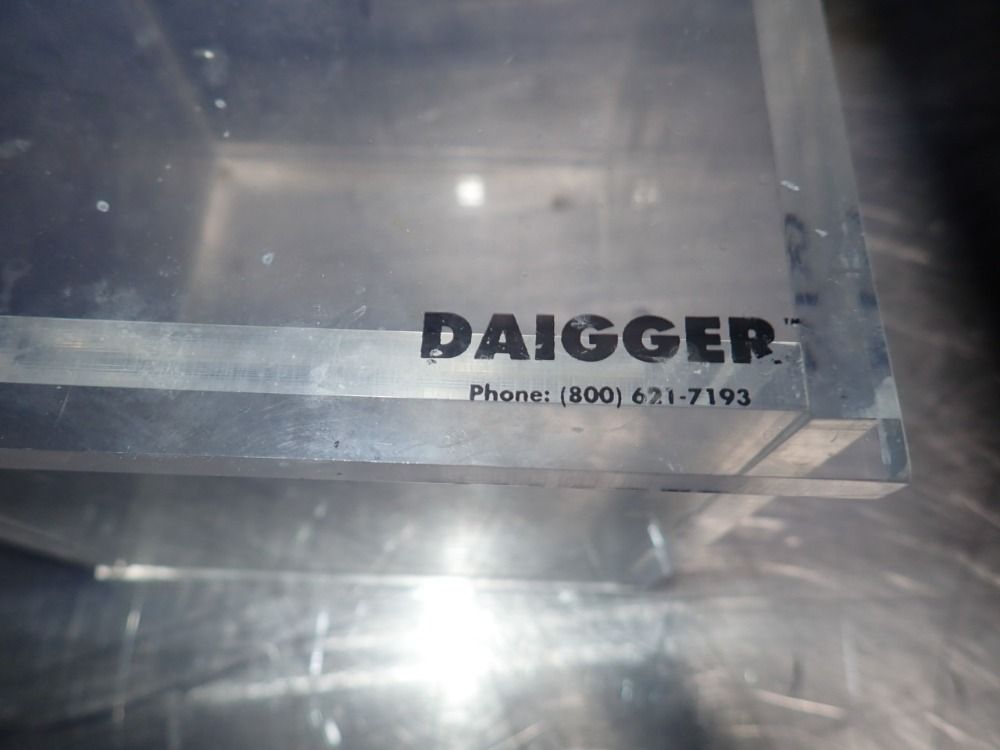 Daigger Plastic Enclosure
