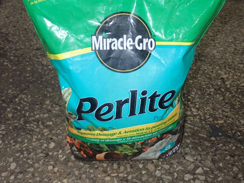 Perlite/miracle Gro Plant Food