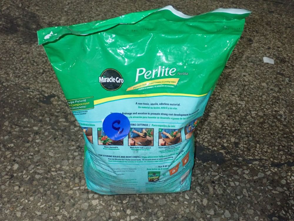 Perlite/miracle Gro Plant Food