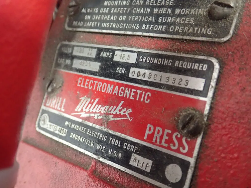 Milwaukee Magnetic Drill