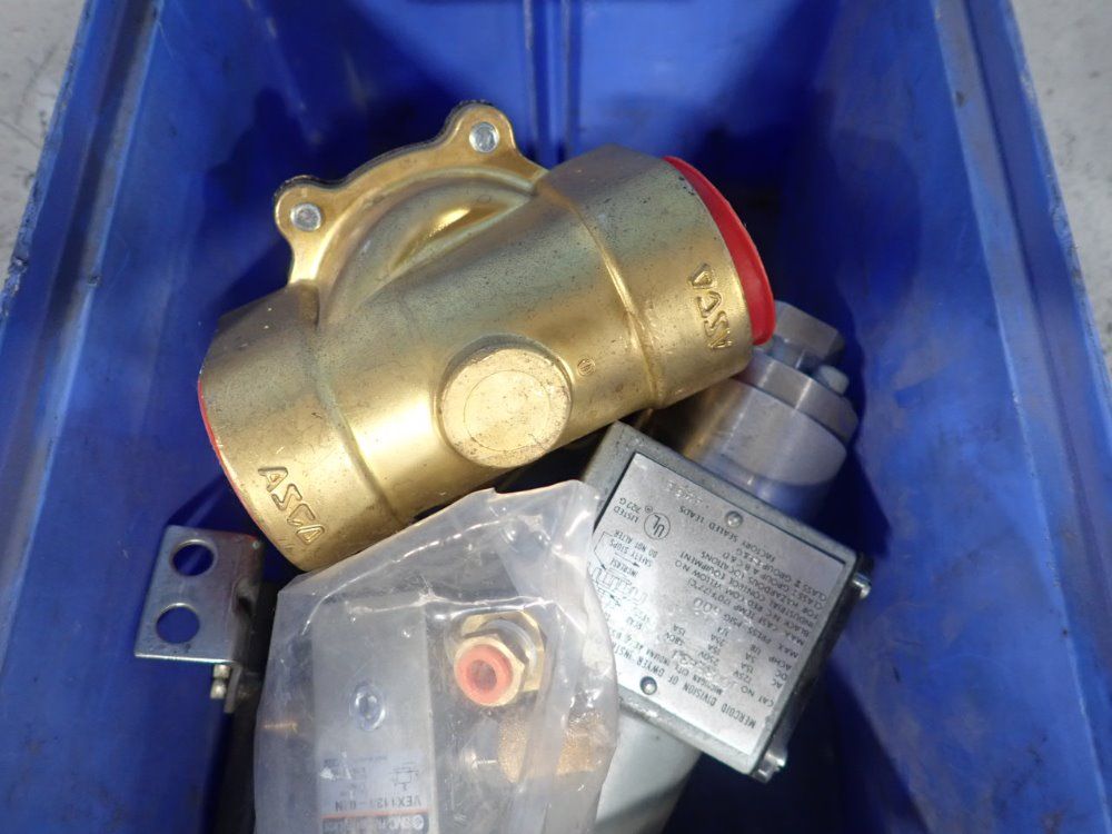 Smc / Dwyer Valves / Regulators