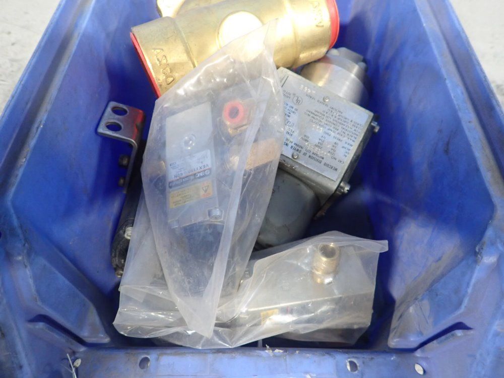 Smc / Dwyer Valves / Regulators