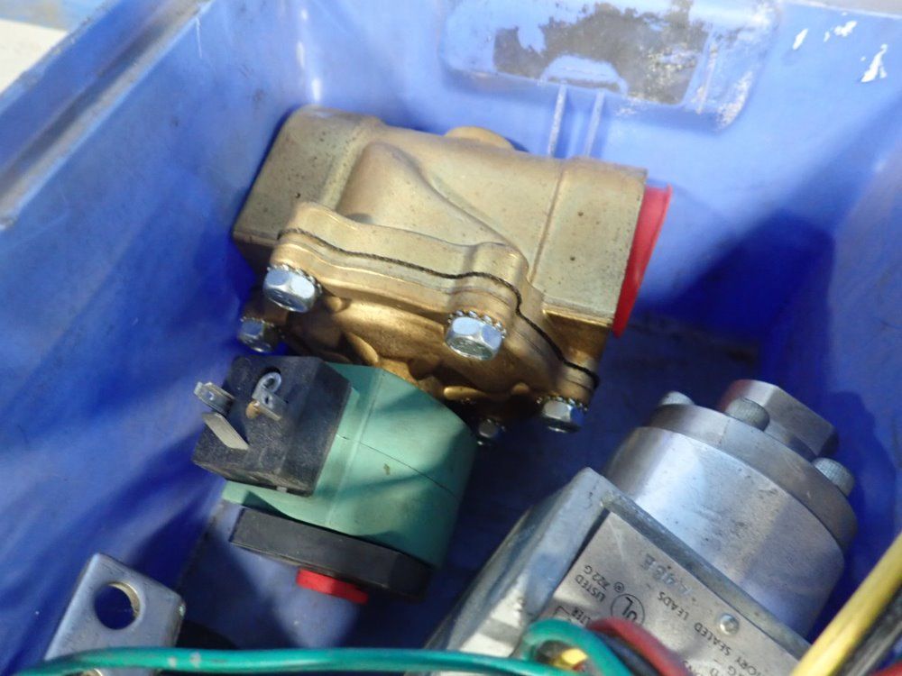 Smc / Dwyer Valves / Regulators