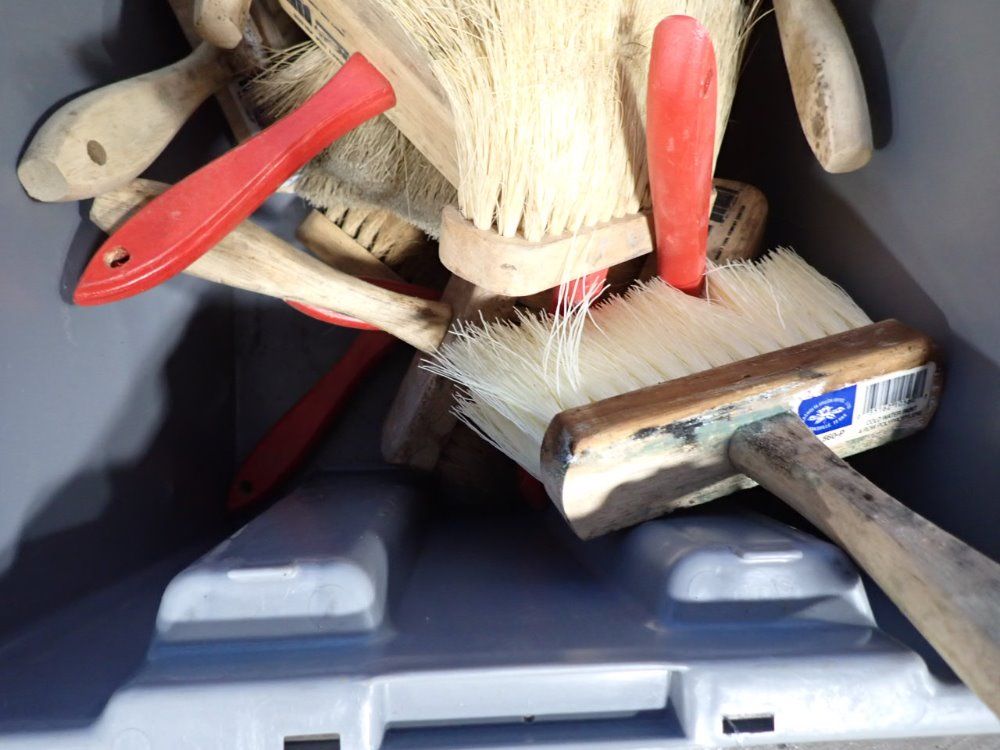 Magnolia Brush Brushes