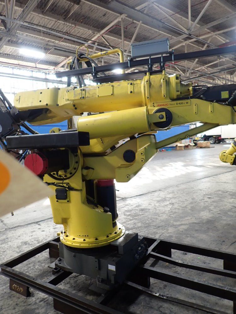 Fanuc S-420iw Robot - S-420iw