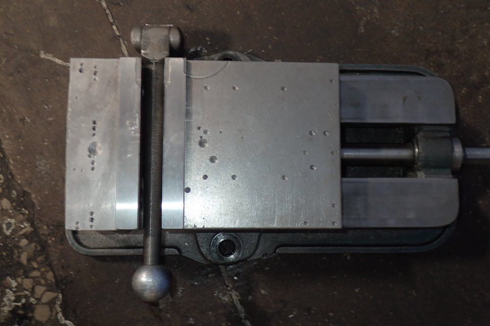Kurt 6" Vise