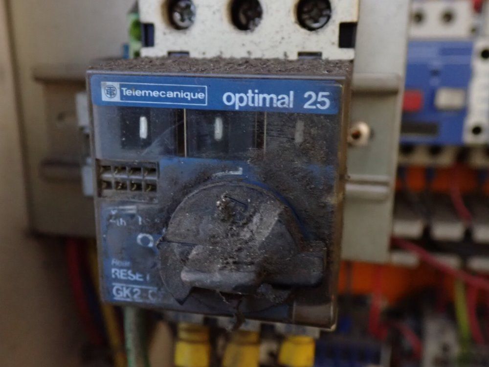 Clausing Colchester 15" X 48" Lathe - 15 Vs