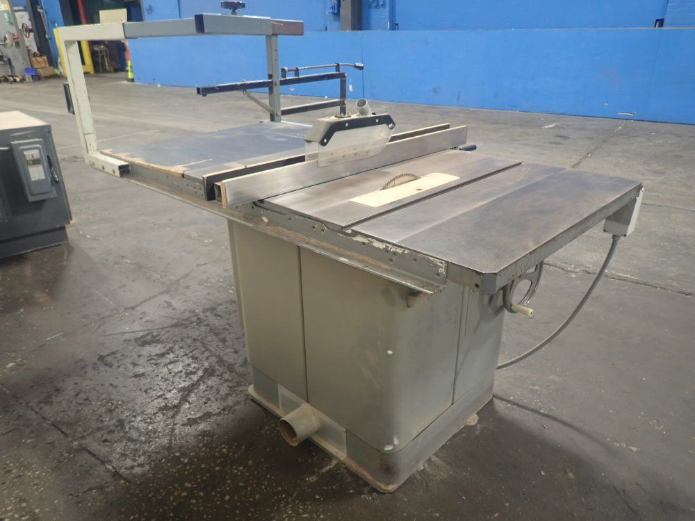 Delta/rockwell Tilting Arbor Saw