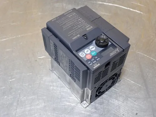 Mitsubishi . Fr-d720-070-n7. Compact Drive Unit. Output=7amp, 3ph, Ac200-240v - Fr-d720-070-n7
