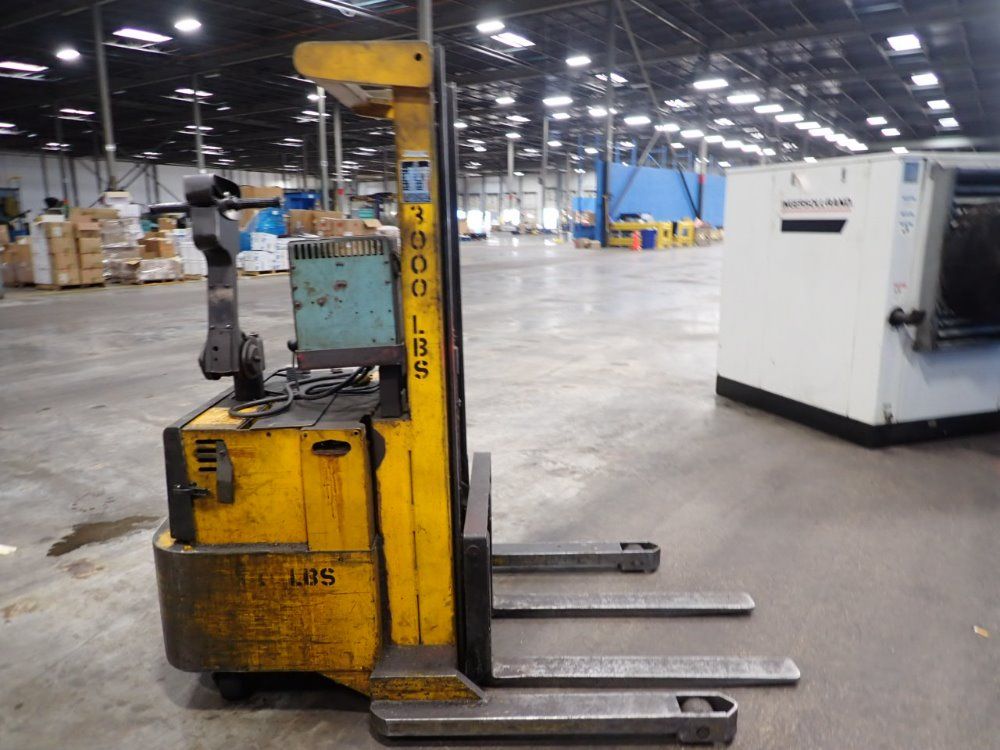 Big Joe 3000 Lbs Electric Lift - Ddh-30-106