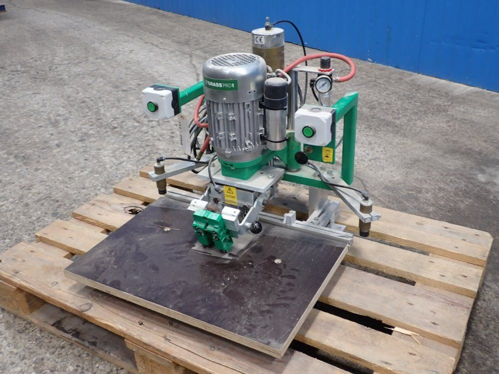 Pfluka Hinge Bore & Inserting Machine - Grass Pro 1